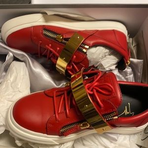 Giuseppe Zanotti size 7.5 M